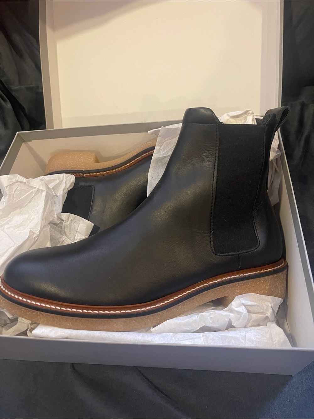 Everlane women’s Black Chelsea Boots - NWB